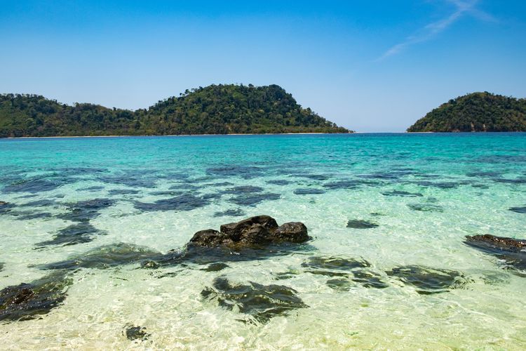 https://cms-zentaiq.eot-solution.commedium_scenic-view-sea-against-blue-sky.jpg