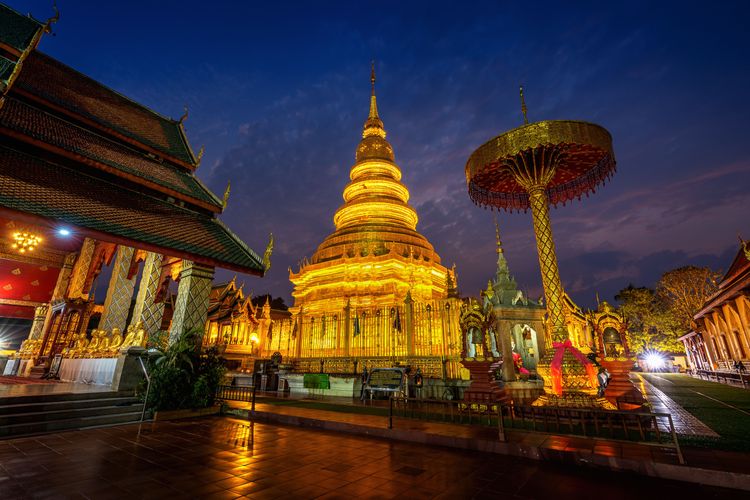 https://cms-zentaiq.eot-solution.commedium_wat-phra-that-hariphunchai-temple-lamphun-thailand.jpg